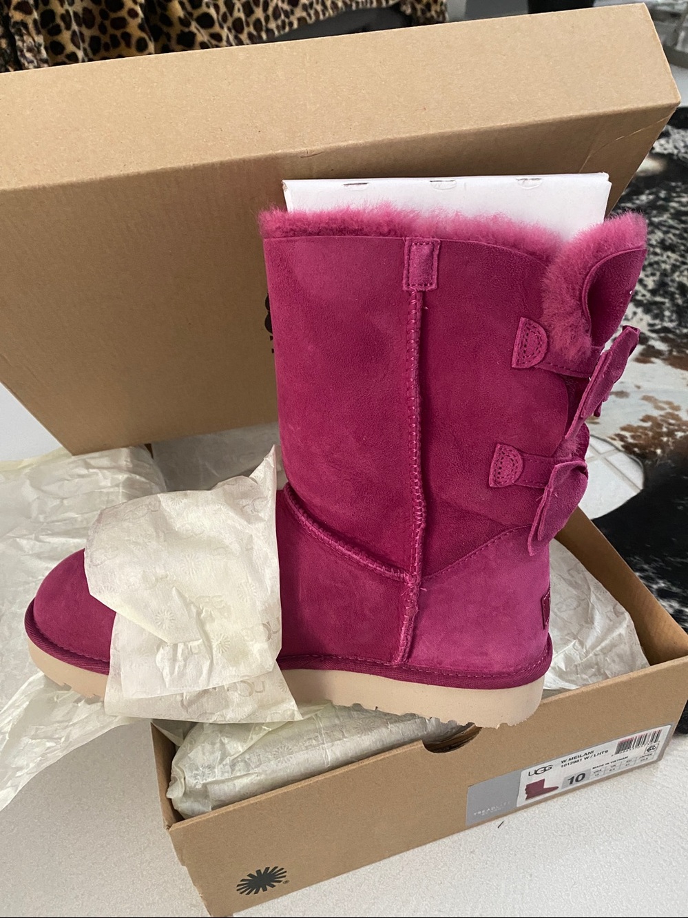 NIB UGG Fushia short MEILANI 2 bow boots. Suede /sheepskin. 10 - Picture 2 of 5